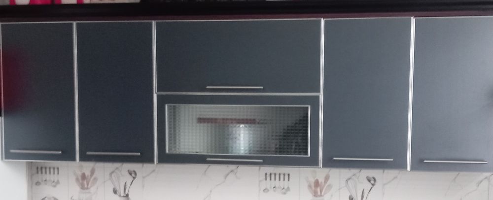 Кухонный мебель сотилади