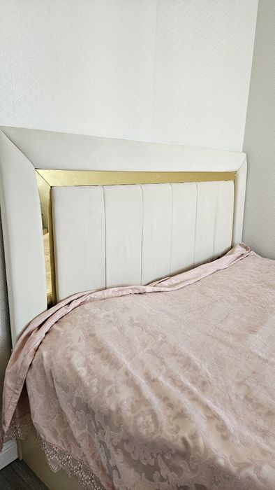 Кровать двуспальная