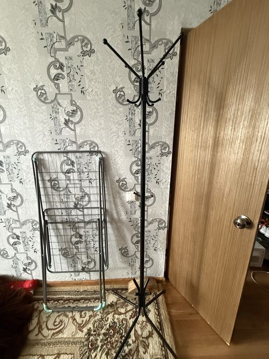 Продам вешалку для верхней одежды