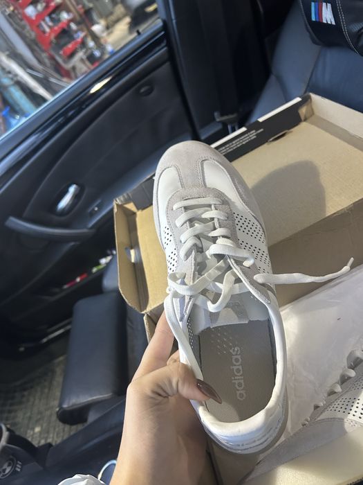 Adidas Обувки чисто нови