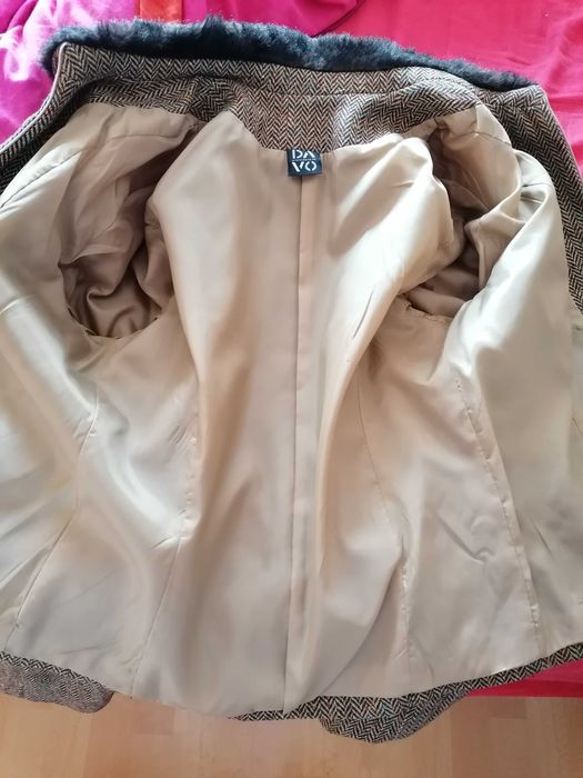 Hăinuța scurta, maro, cu lana