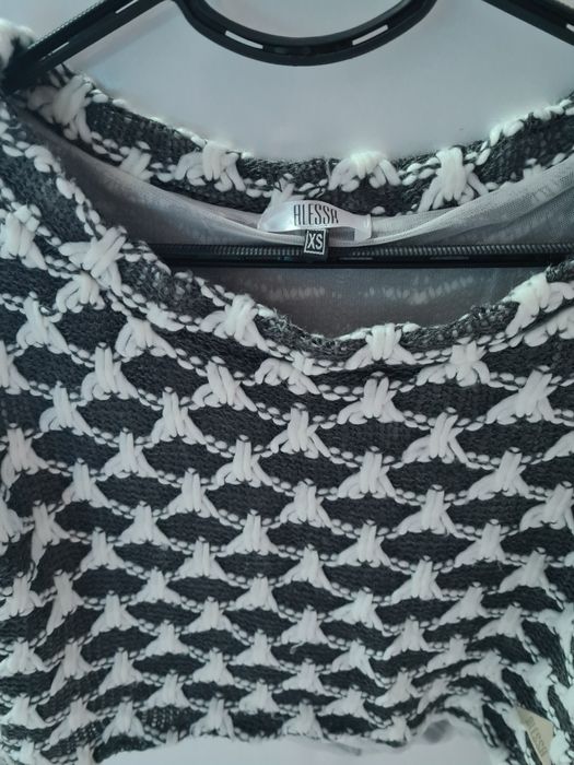 ALESSA къс пуловер