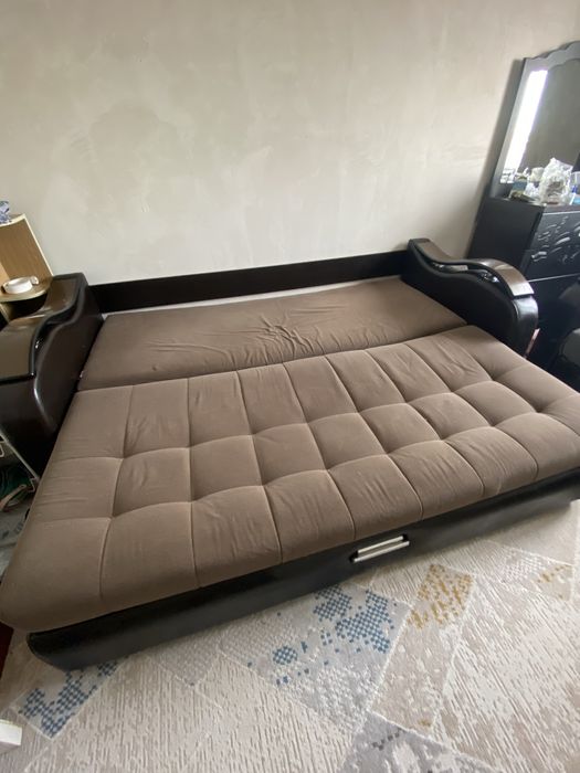 Продам диван б/у производство:Россия