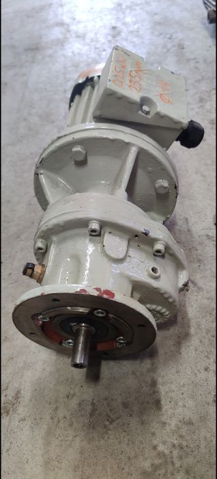 Motor electric trifazat cu reductor, 0.25kW, 255rpm, 380V