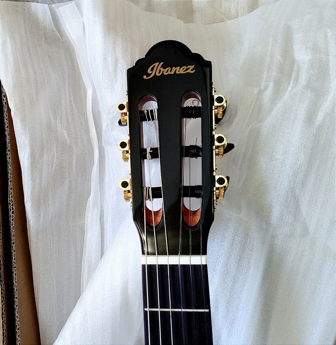 Классическая гитара Ibanez