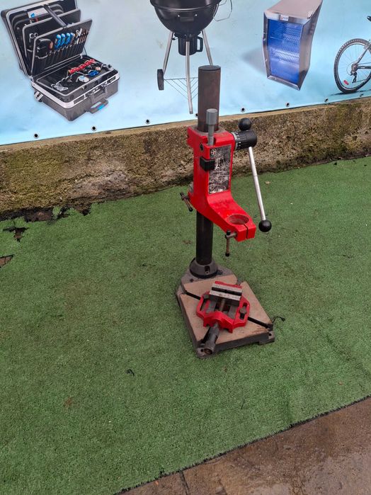 Стойка за бормашина с менгеме