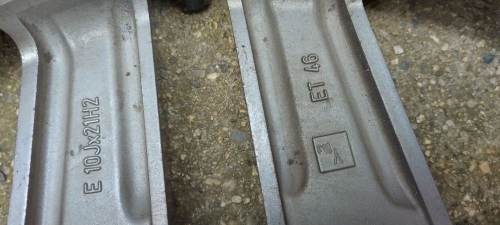 оригинал  21'  AMG  с  гуми