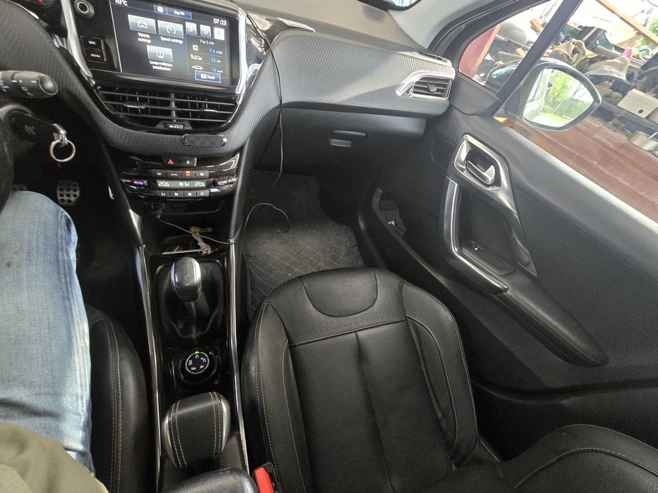 Peugeot 2008 model 2017  facelift cross