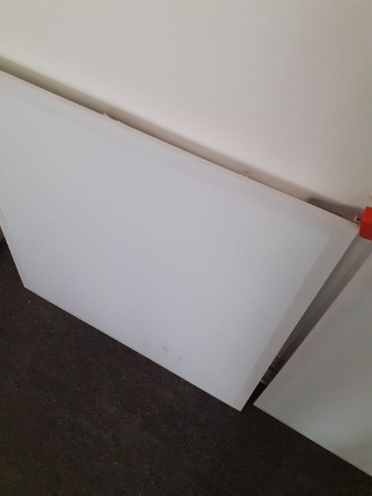 Vând trei  buc lampă iluminat led ledvance.