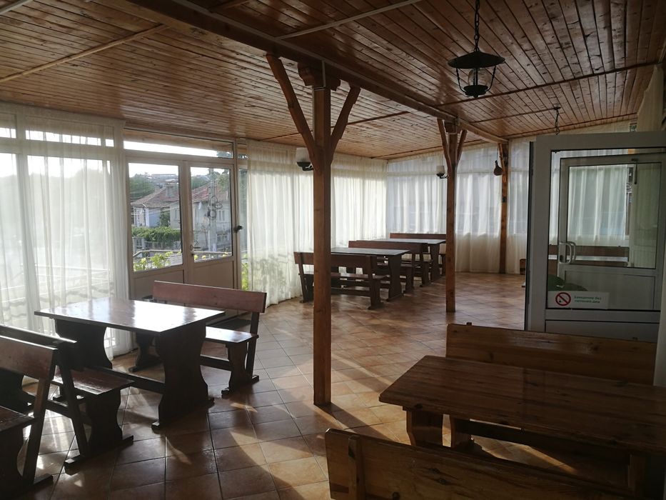 Дава се под наем Заведение в Бяла - 250 кв.м за 510 € - Снимка #2