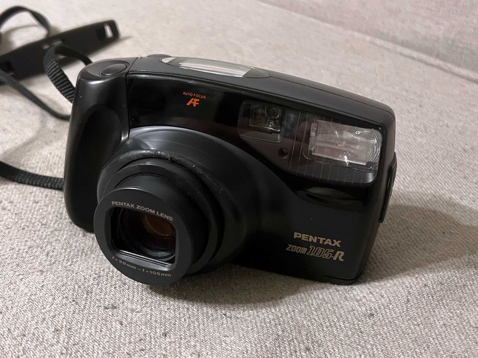 Aparat foto analog Pentax Zoom 105 R AF cu display spate si husa