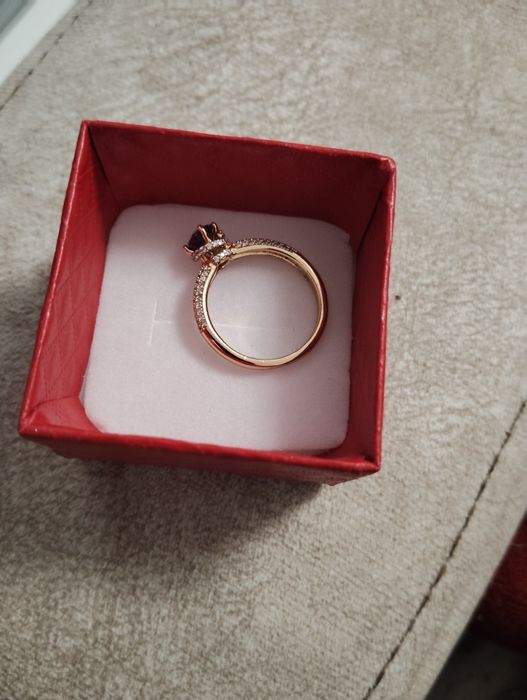 Vând bijuteri placate cu aur 14K