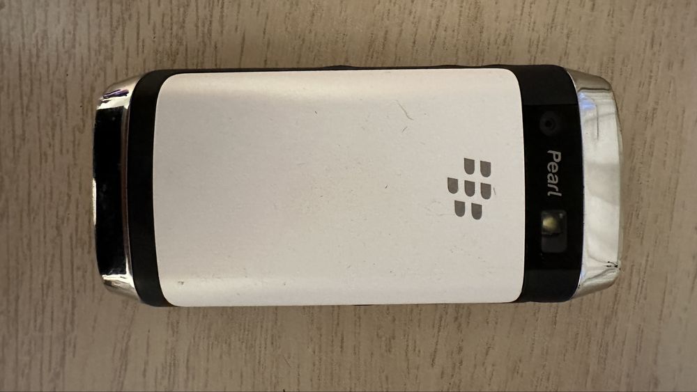 Смартфон BlackBerry Pearl 3G 9100