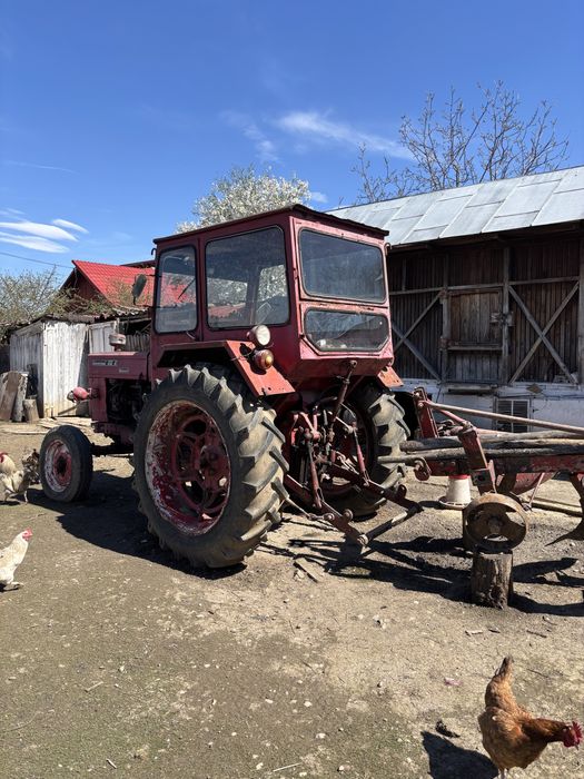 Tractor 650 plug si disc in stare buna de fructionare