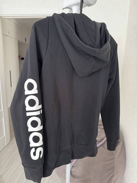 Продаётся женский спортивный костюм