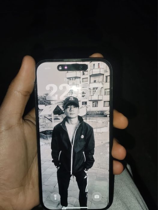 Продаю айфон 15 идеал