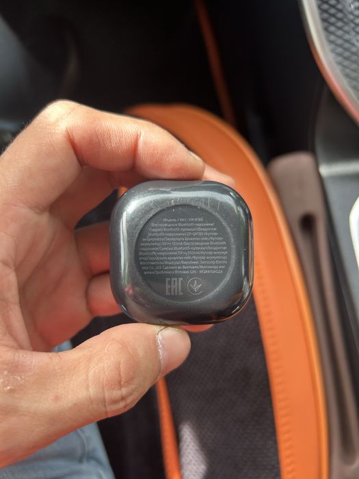 Продам блютуз наушники samsung buds