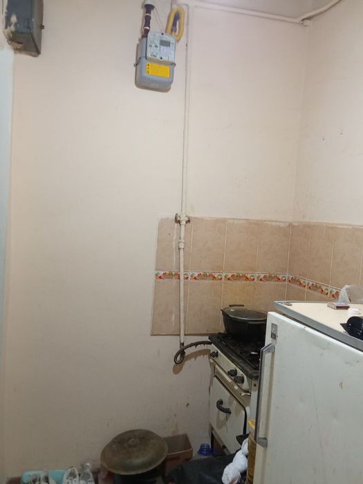 Продается 1 ком 2этаж Навои