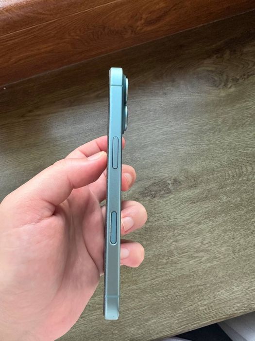 iPhone 16 Teal sotuvda