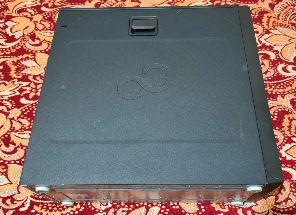 Vand Fujitsu Esprimo E85+ , i5-3470 , 16Gb ddr3 ,  NVIDIA QUADRO 2000