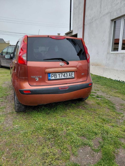 Продавам Нисан Ноте
