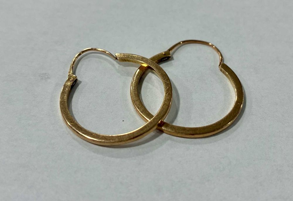 Продавам Златни обеци 3.8 грама 14 карата