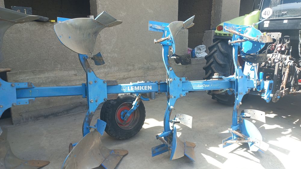 Arion 630 traktor sotiladi