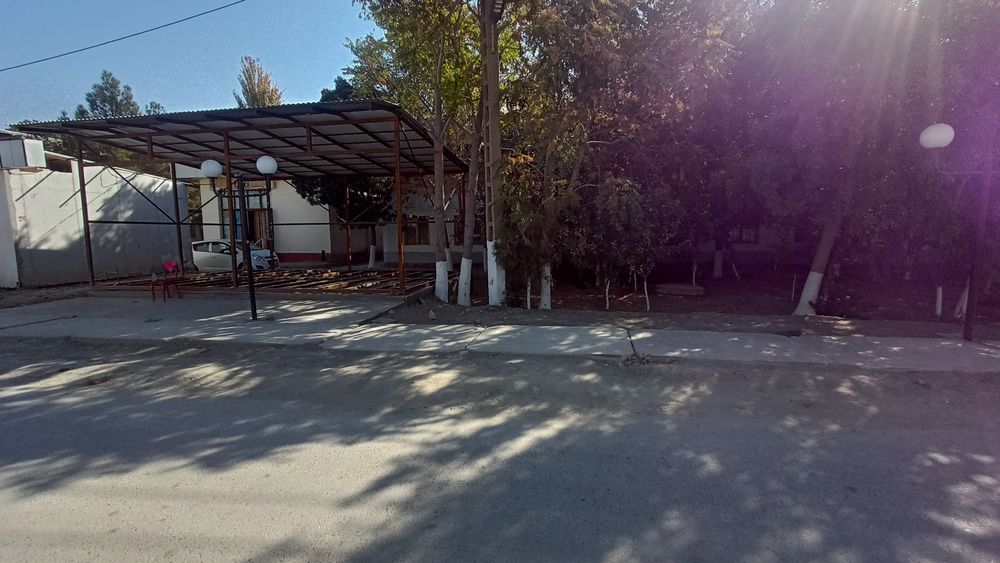 Ишлаб Турган магазин сотилади олдида 45кв лик енгил конструкцияси била