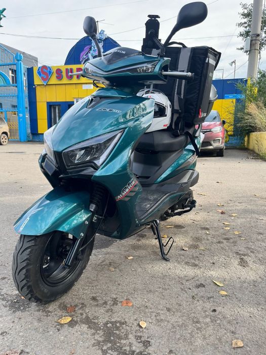 Продам скутер м 10 в идеале