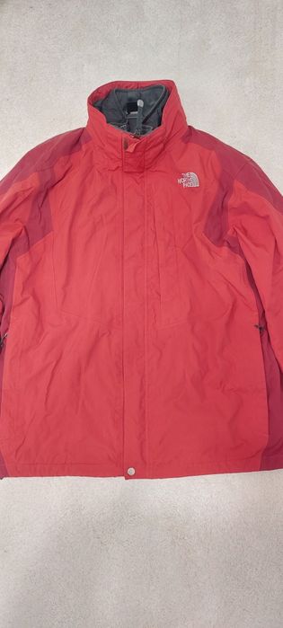 Geaca pentru barbati The North Face 2 în 1 în state foarte bună!