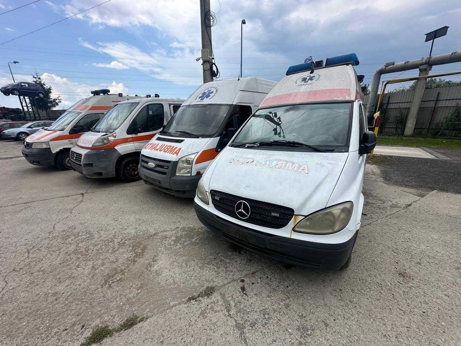 Dezmembram autovehicule pentru serviciu ambulanta