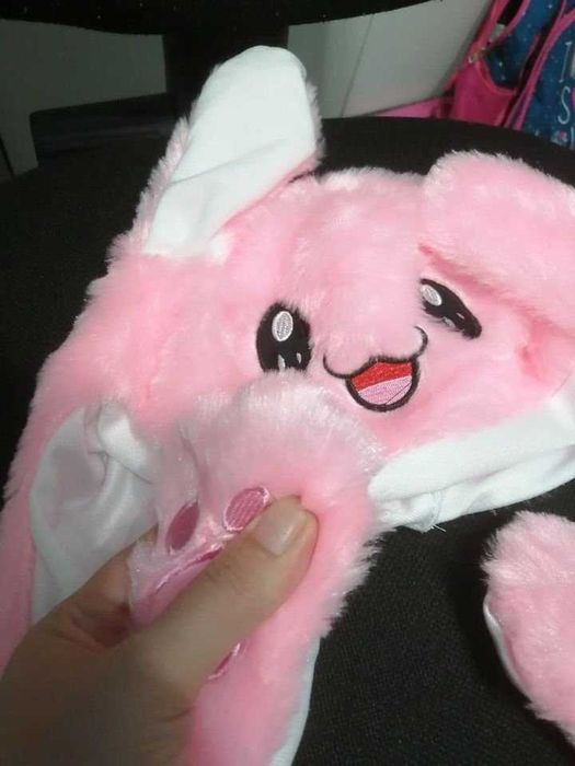 Caciula iepuras roz cu urechi miscatoare 4-5 ani