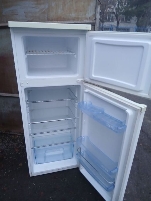 Продаётся холодильник артел