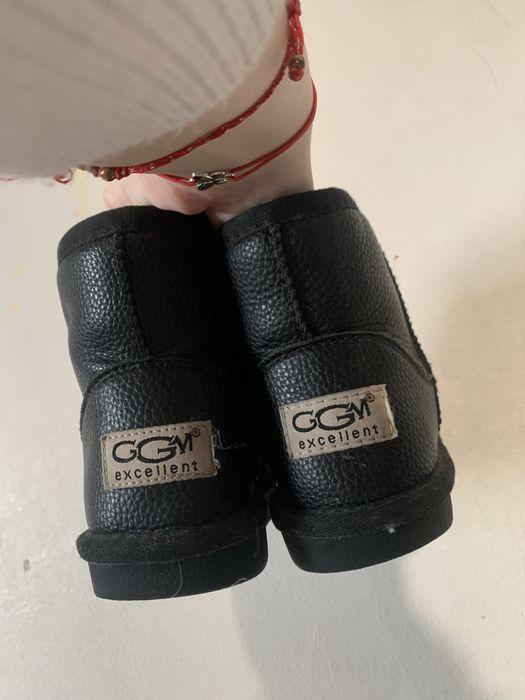 Ugg marime 30 fetita sau baiat impecabile