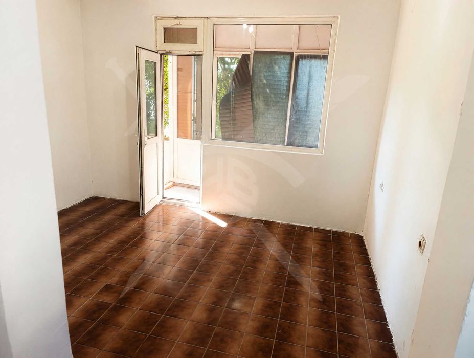 Продава се Четиристаен апартамент в Бургас, Възраждане - 115 кв.м за 2514 €/кв.м - Снимка #3