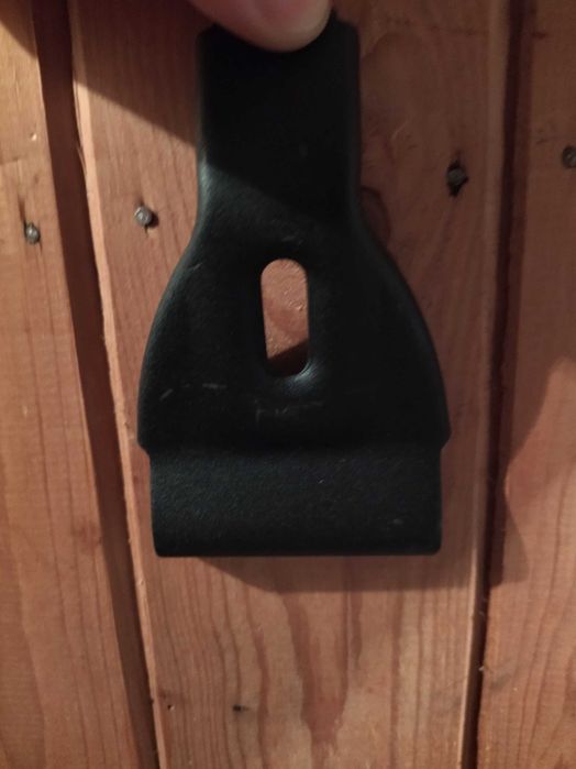 Захватки напречни греди за прозорците