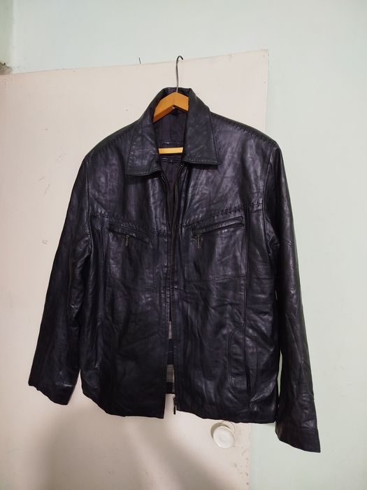 Продам из натуральной кожи.