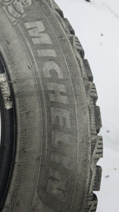 MICHLEN X-ice north 4 R15