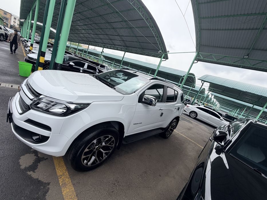 Мошина сотилади холати яхши