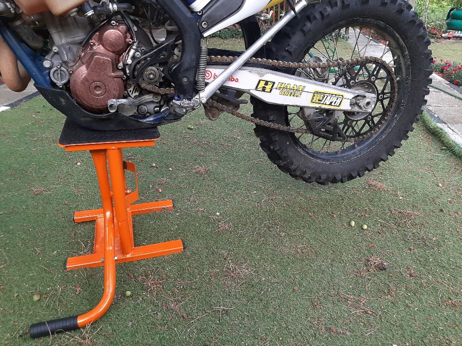 Стайка за кросов мотор 70 лева нова продава .