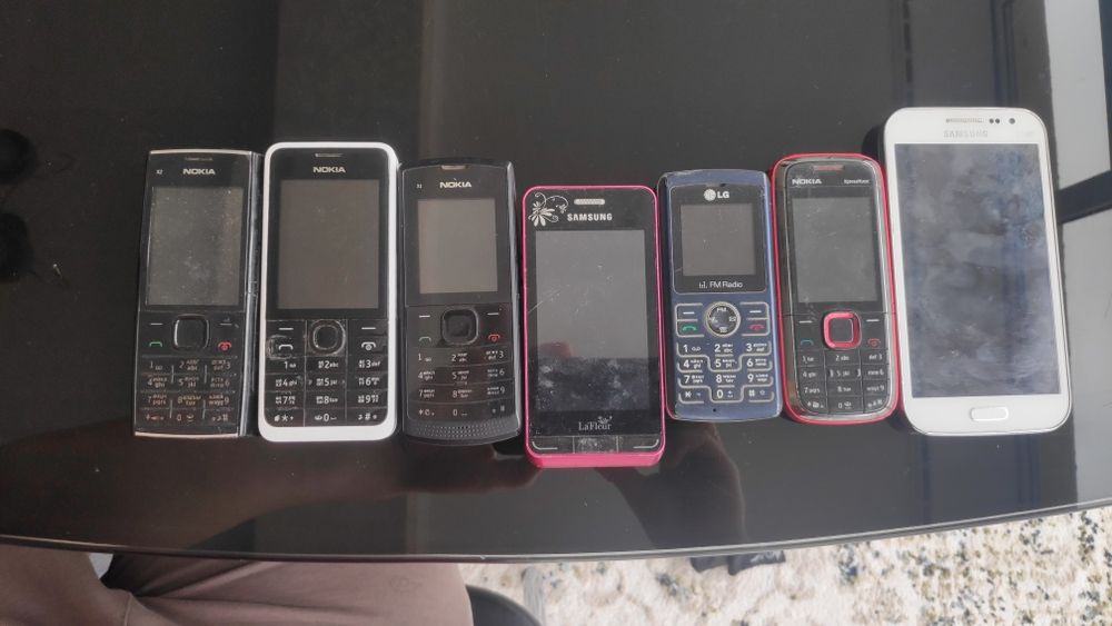 Продам лот телефонов