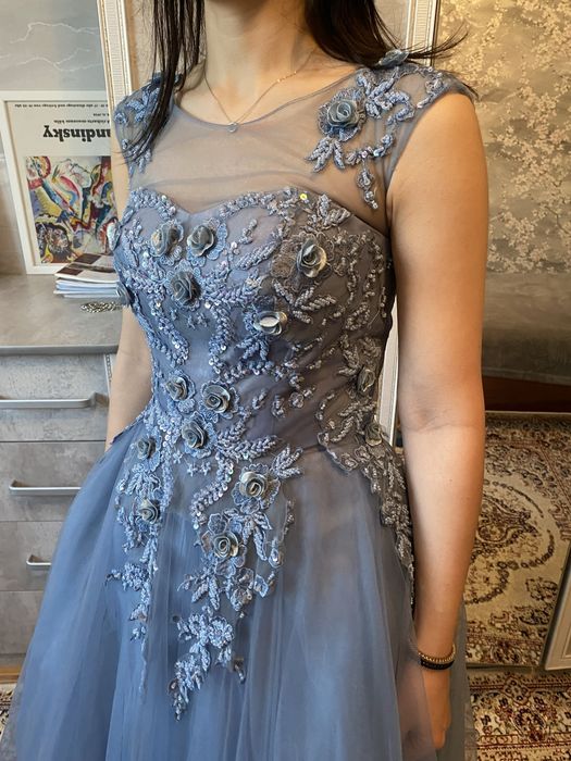 Платье  нарядное