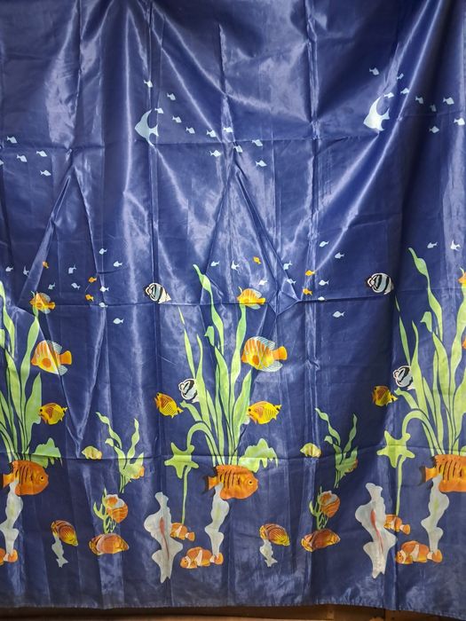 Продаётся шторка для ванной.