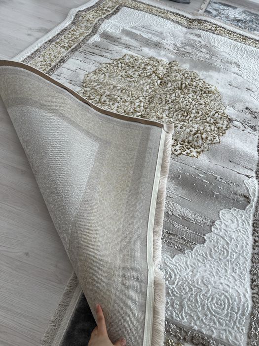 Новый белый ковер