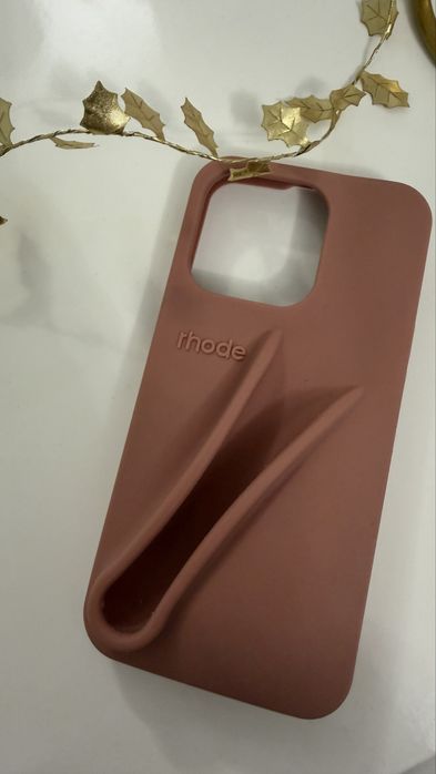 Husa Rhode include gloss