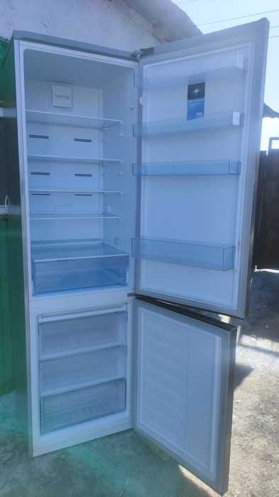 Холодильник двухкамерный Беко ноуфрост