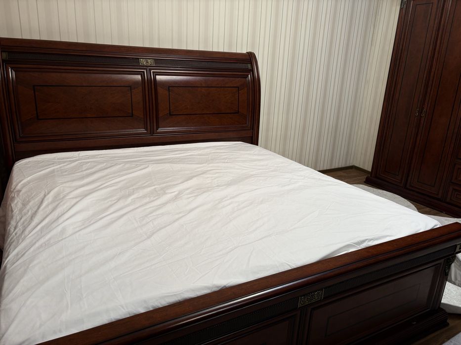 Итальянский спальный гарнитур