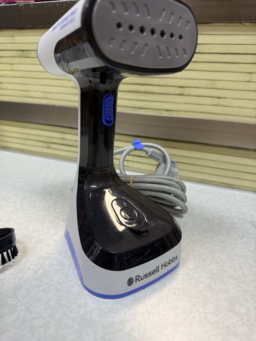 Вертикална парна ютия Russell Hobbs