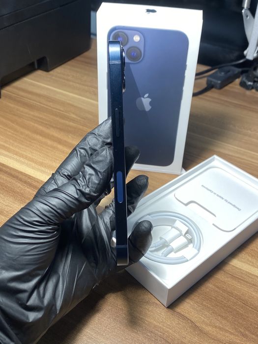 iPhone 13• 128 GB • Midnight