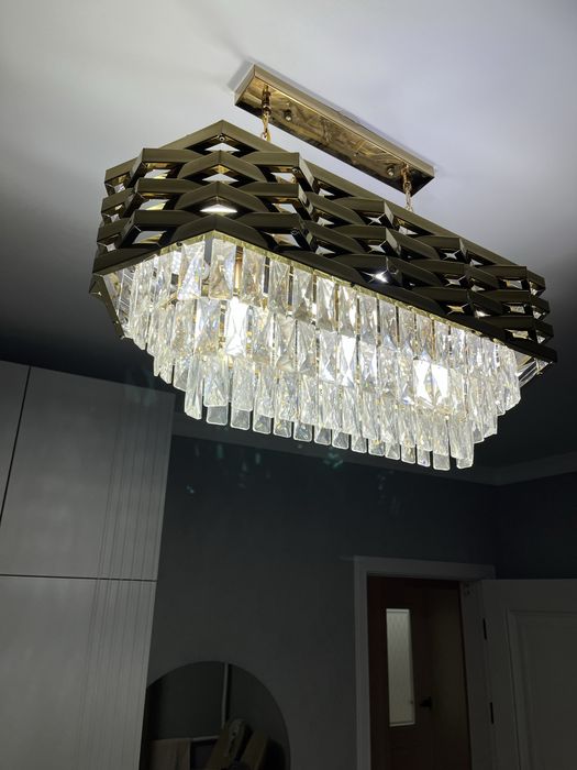 Люстра в хорошем состоянии